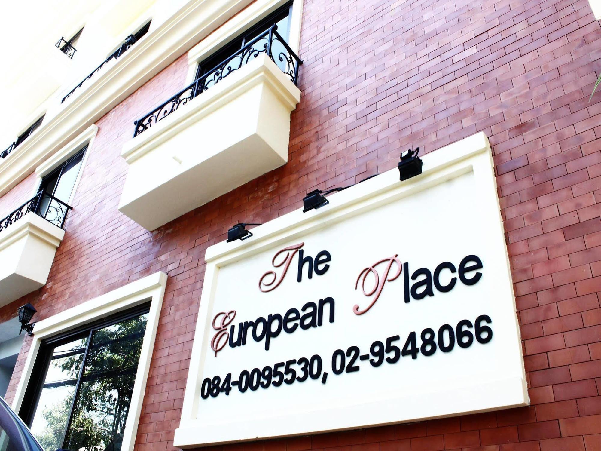 The European Place Bangkok Buitenkant foto